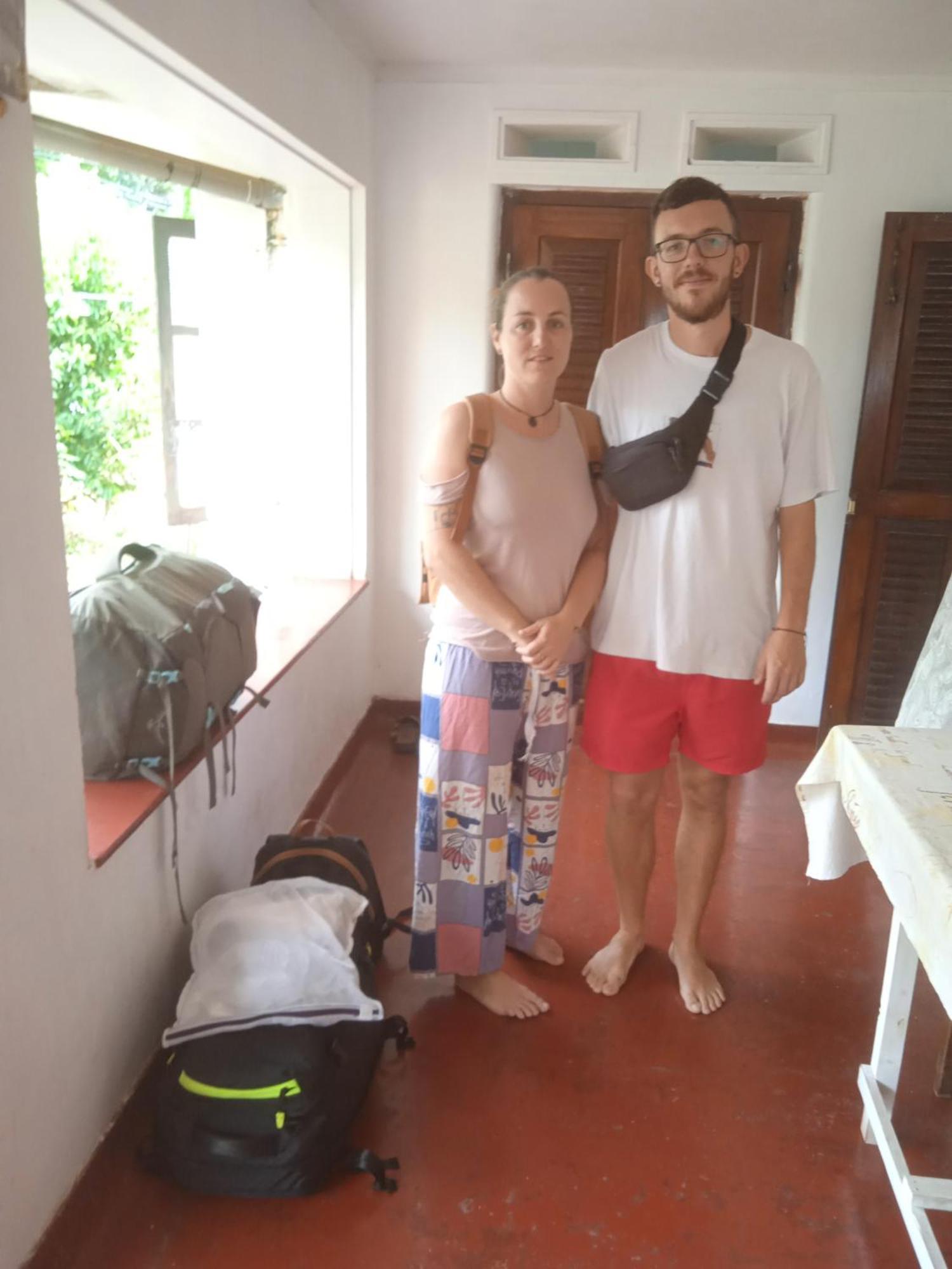Sanaya Homestay تانجالي الغرفة الصورة