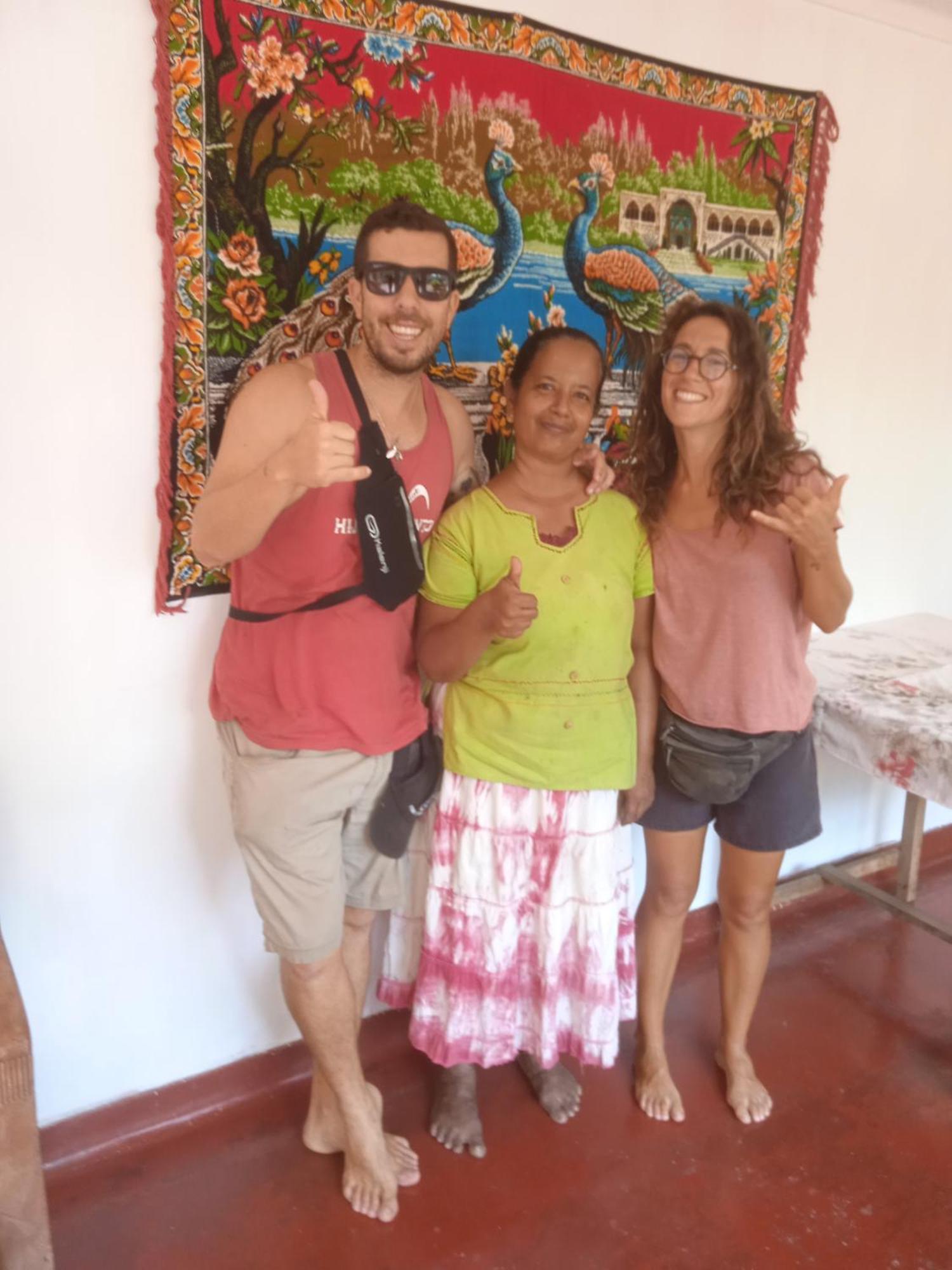 Sanaya Homestay تانجالي الغرفة الصورة