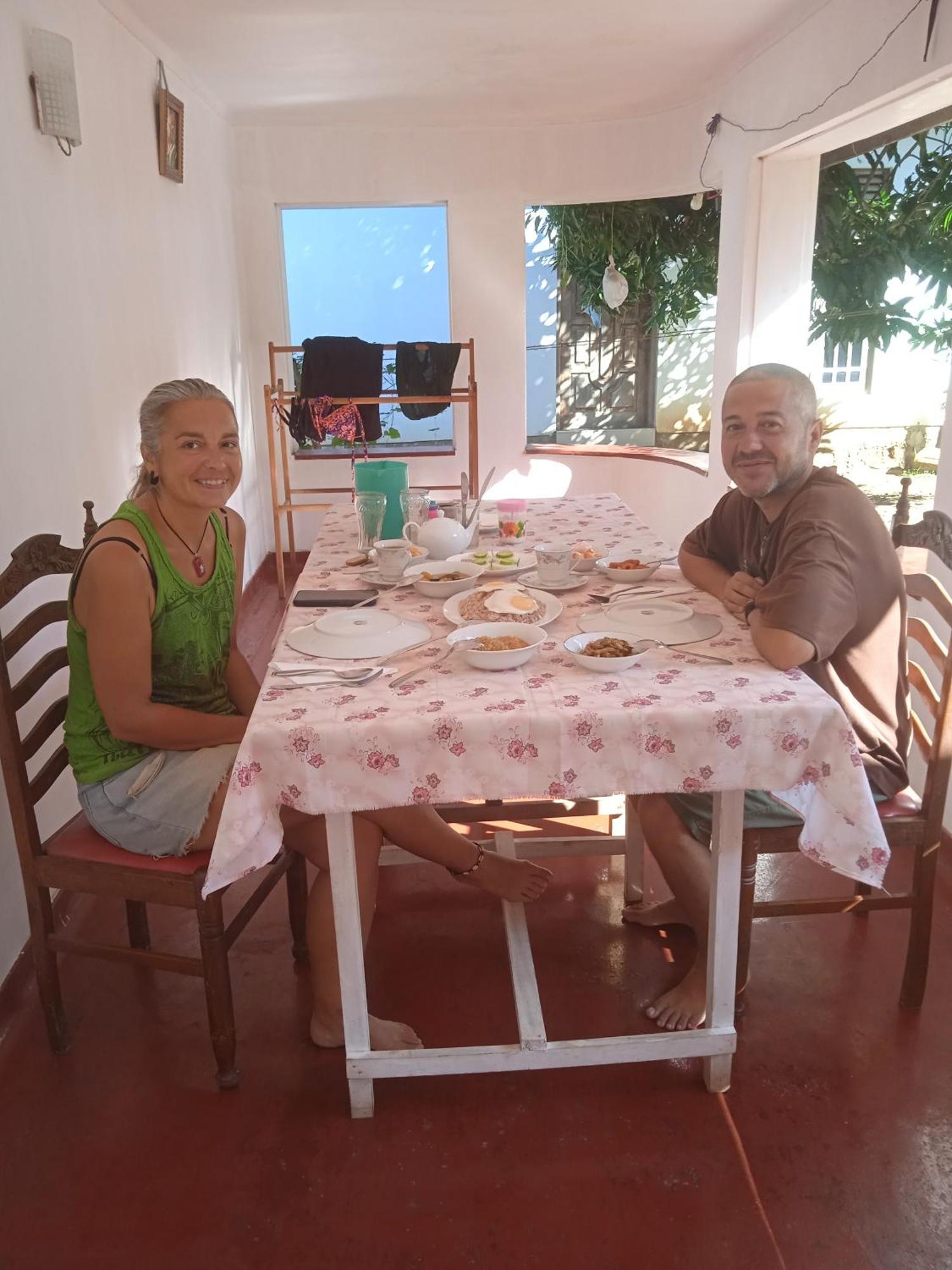 Sanaya Homestay تانجالي الغرفة الصورة