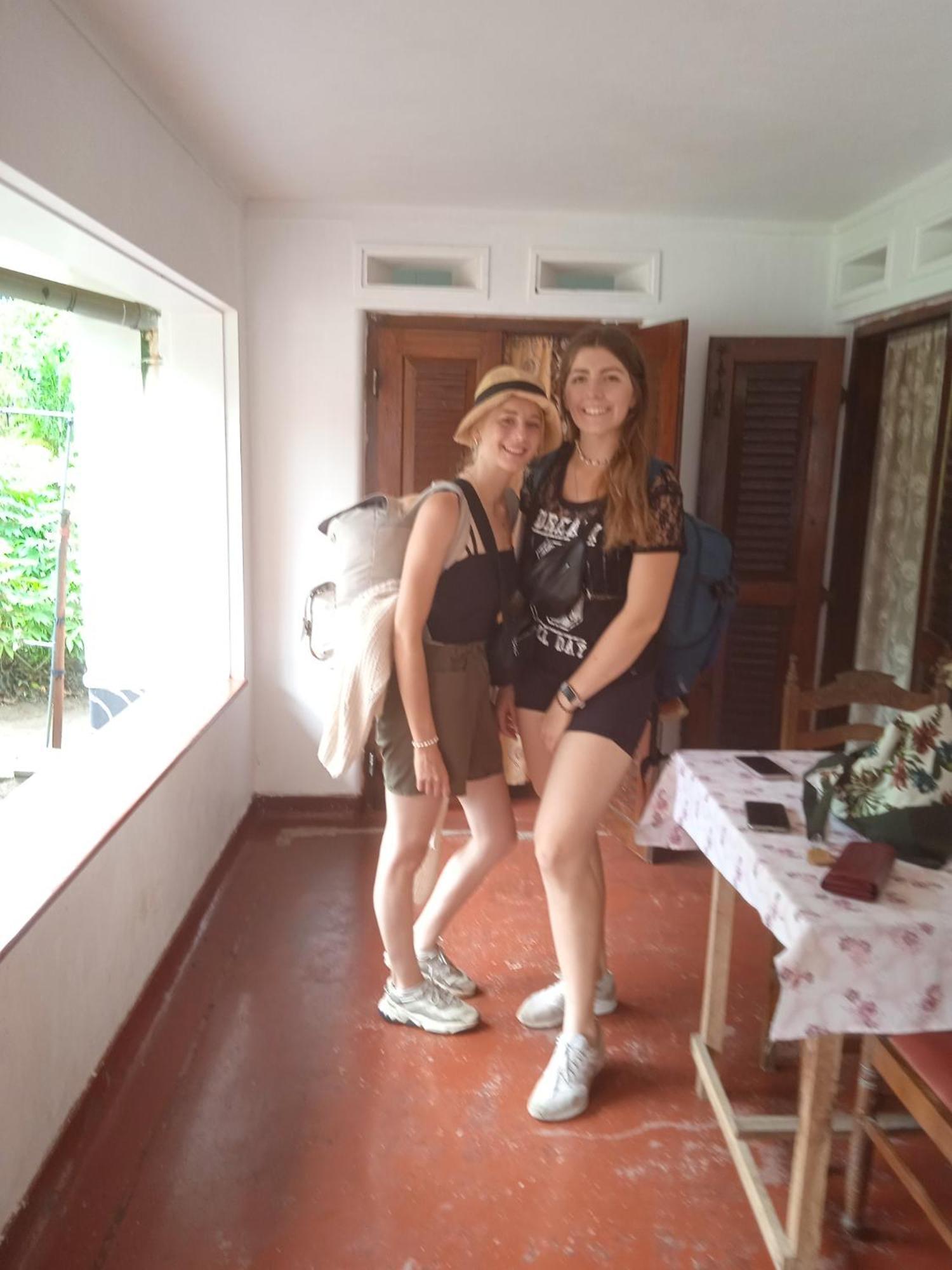 Sanaya Homestay تانجالي الغرفة الصورة