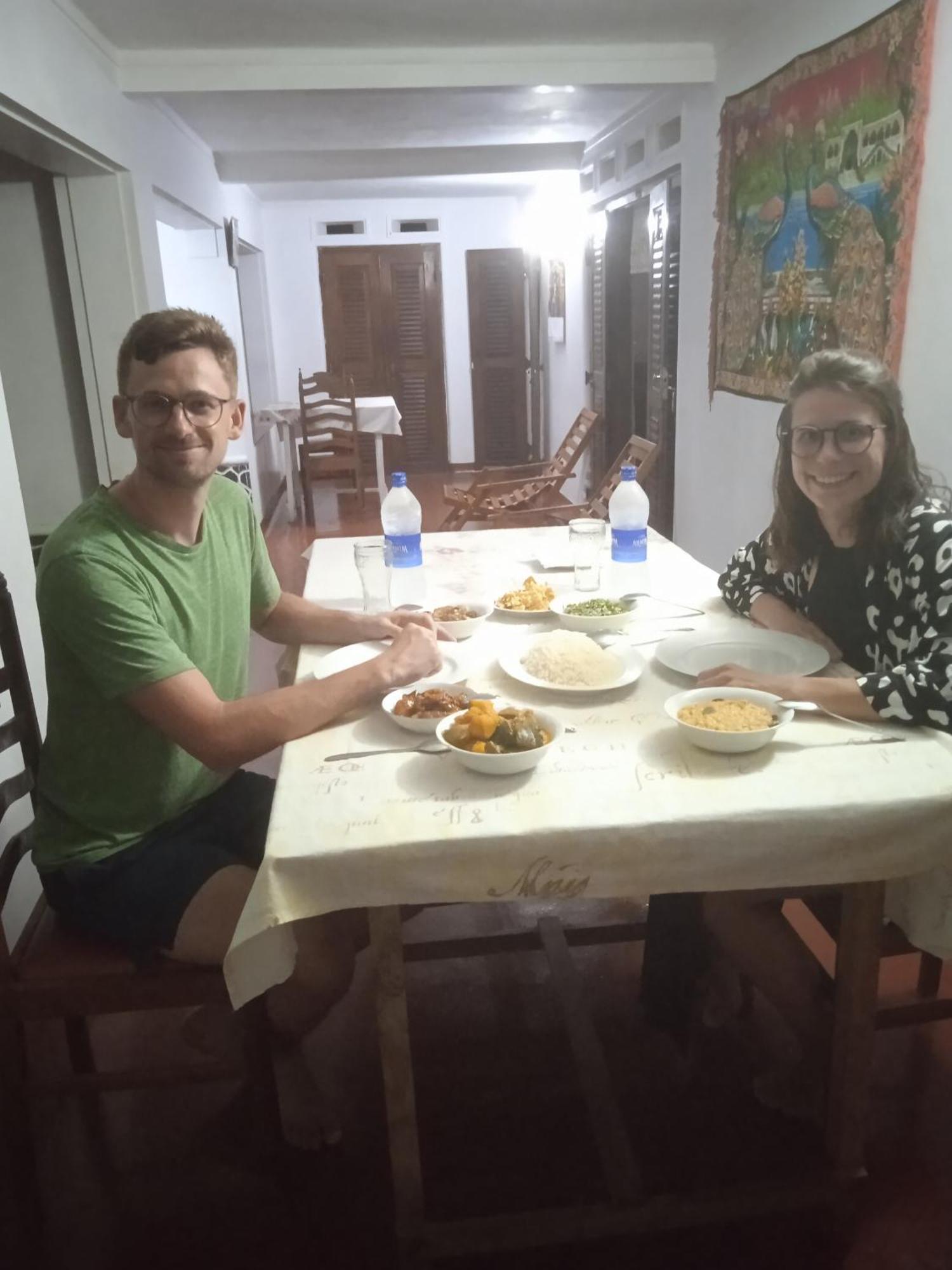 Sanaya Homestay تانجالي الغرفة الصورة