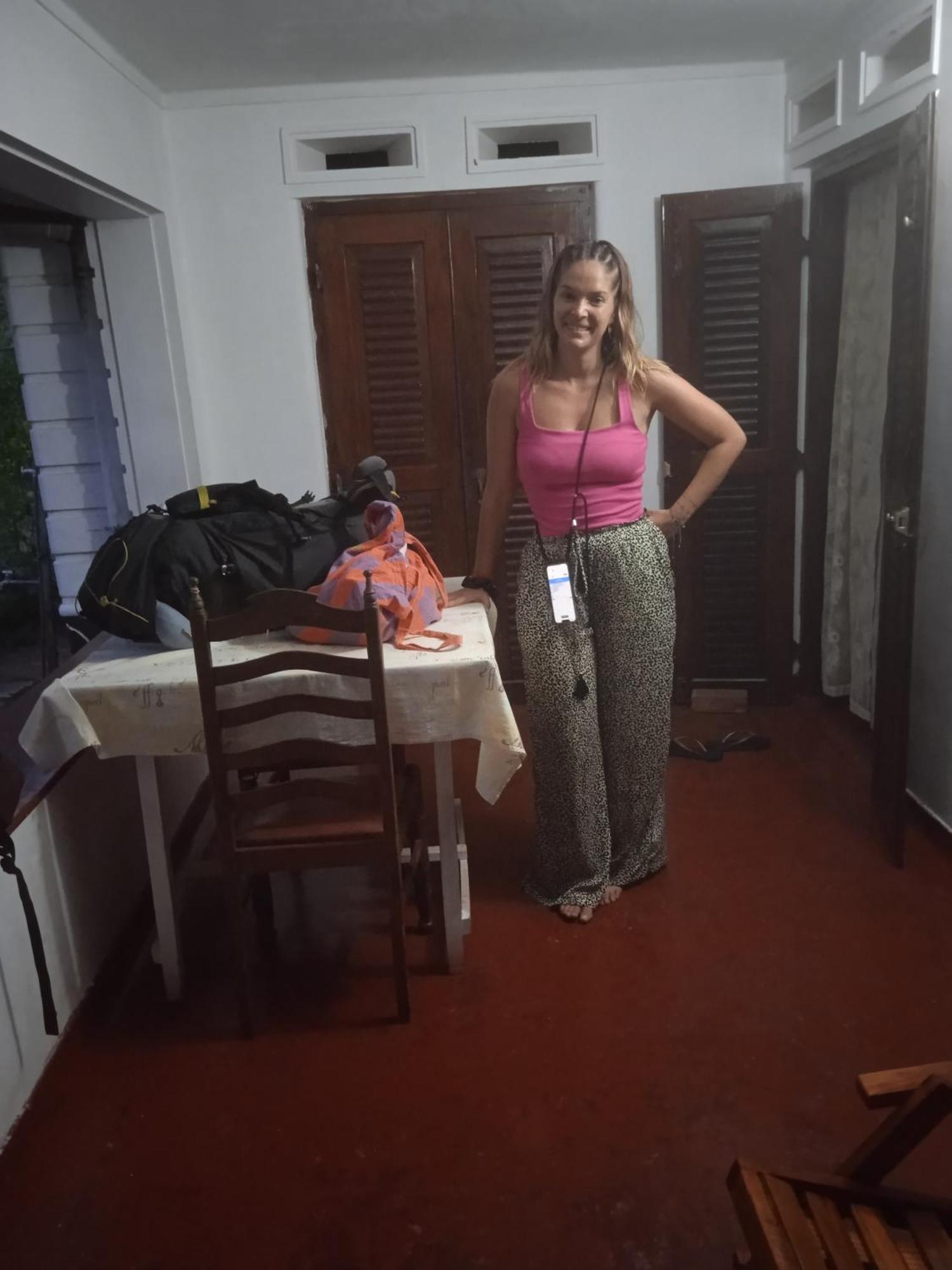 Sanaya Homestay تانجالي الغرفة الصورة