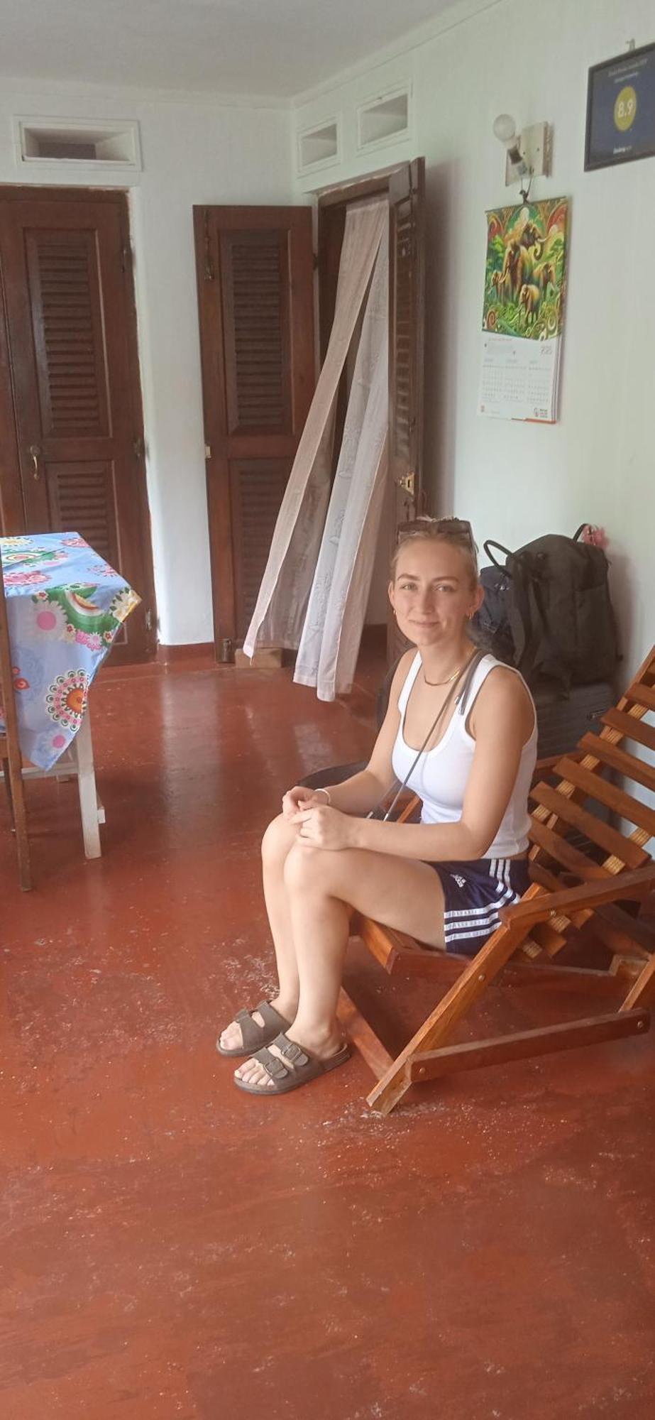Sanaya Homestay تانجالي الغرفة الصورة
