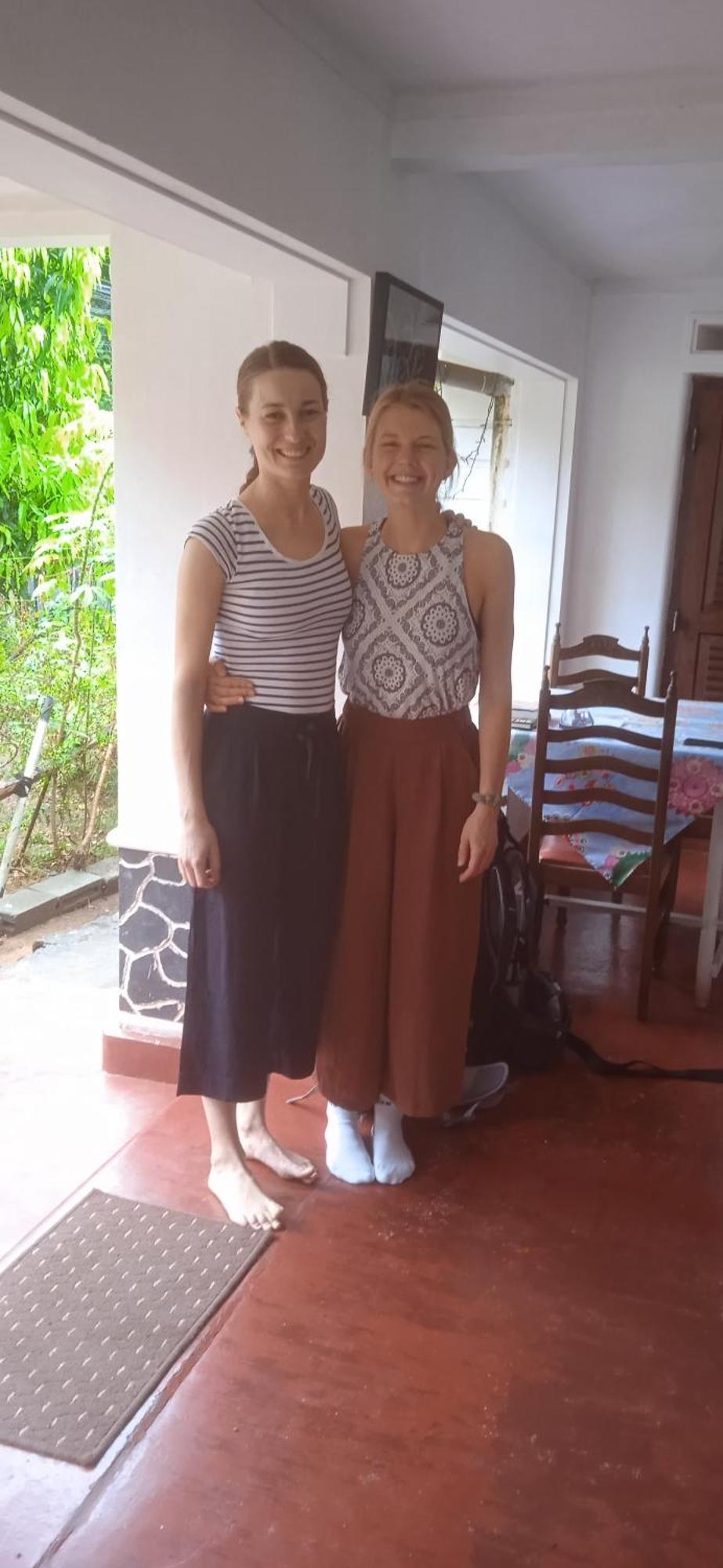 Sanaya Homestay تانجالي الغرفة الصورة