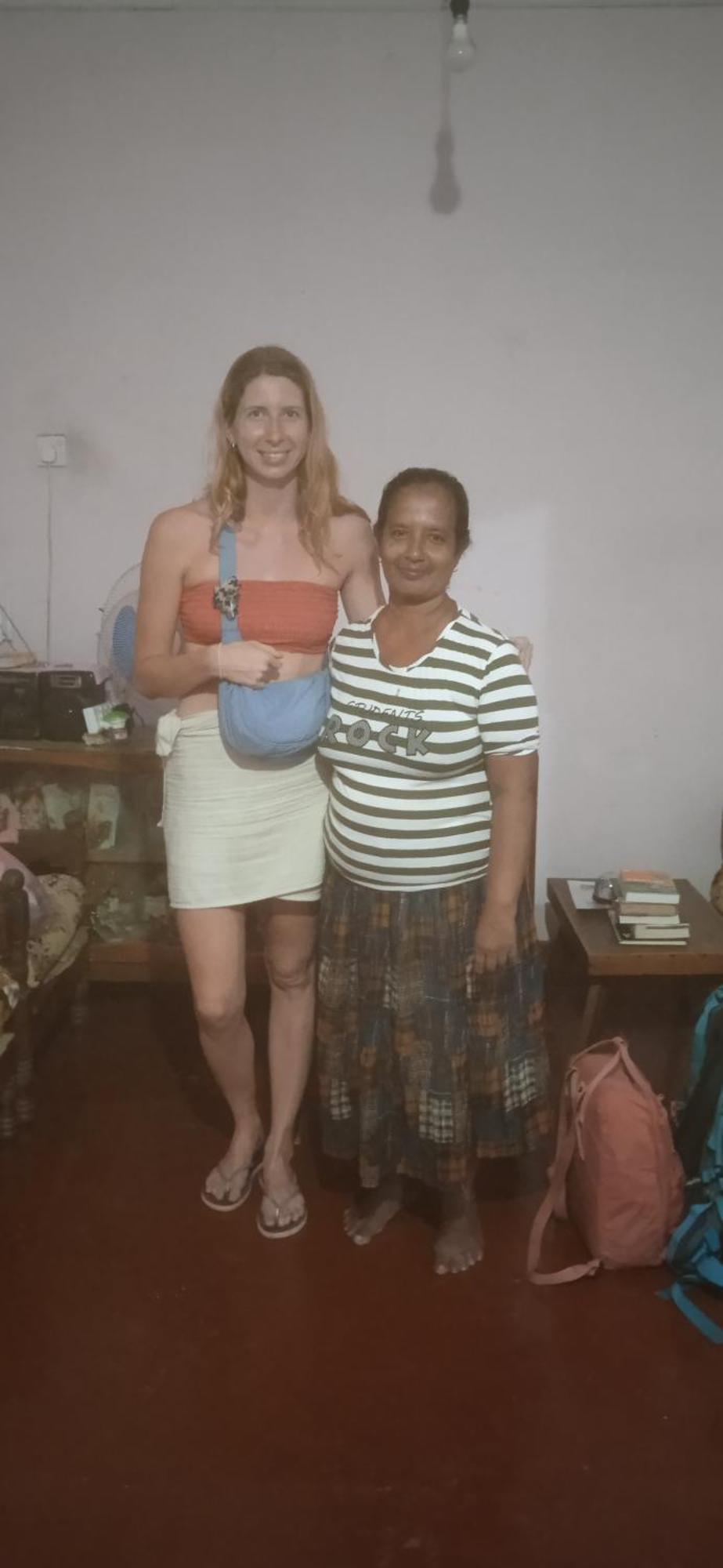 Sanaya Homestay تانجالي الغرفة الصورة